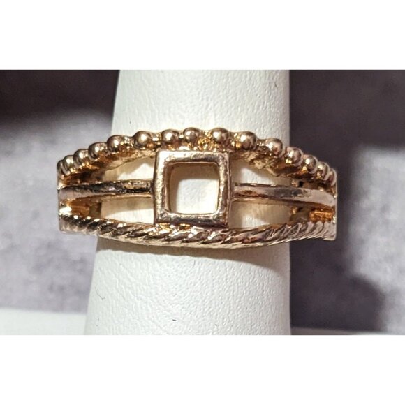 Paparazzi A Square Deal Gold Tone Stretch Ring Size 8 - Picture 9 of 14